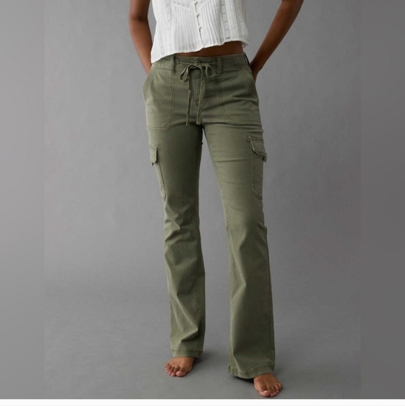 NWT AE Classic Green Bootcut Cargo Pants, Size 10L - Picture 1 of 7